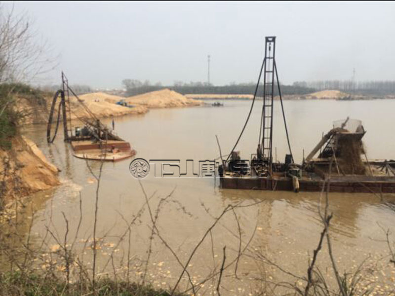 無節(jié)制開采河沙，河堤受損嚴重