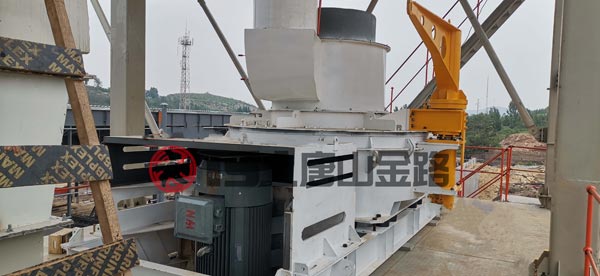 錘破、對(duì)輥破、立軸沖擊破三種制砂設(shè)備優(yōu)劣對(duì)比