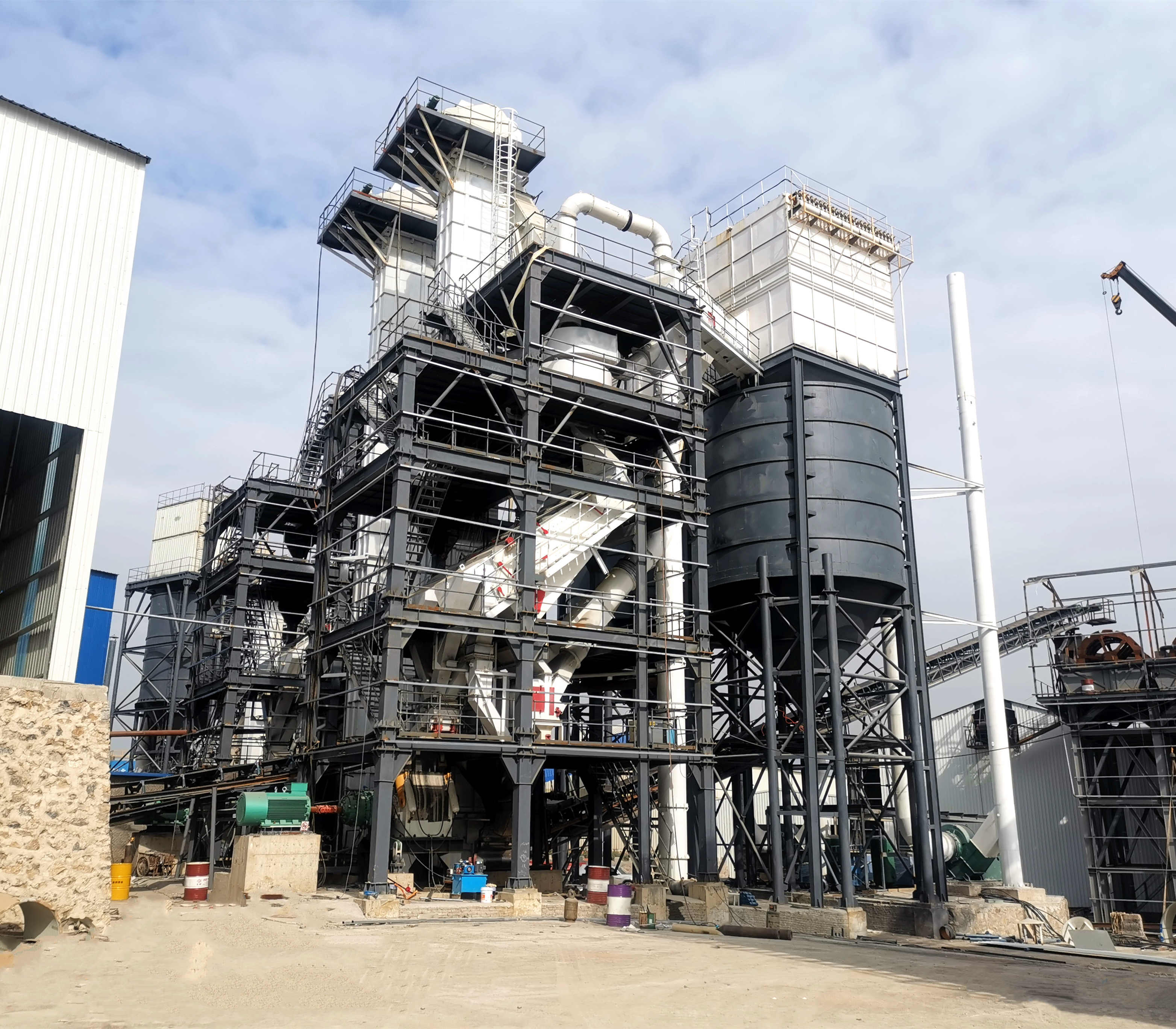 塔樓式制砂生產(chǎn)線（制砂樓），實(shí)現(xiàn)生產(chǎn)空間的最大化利用