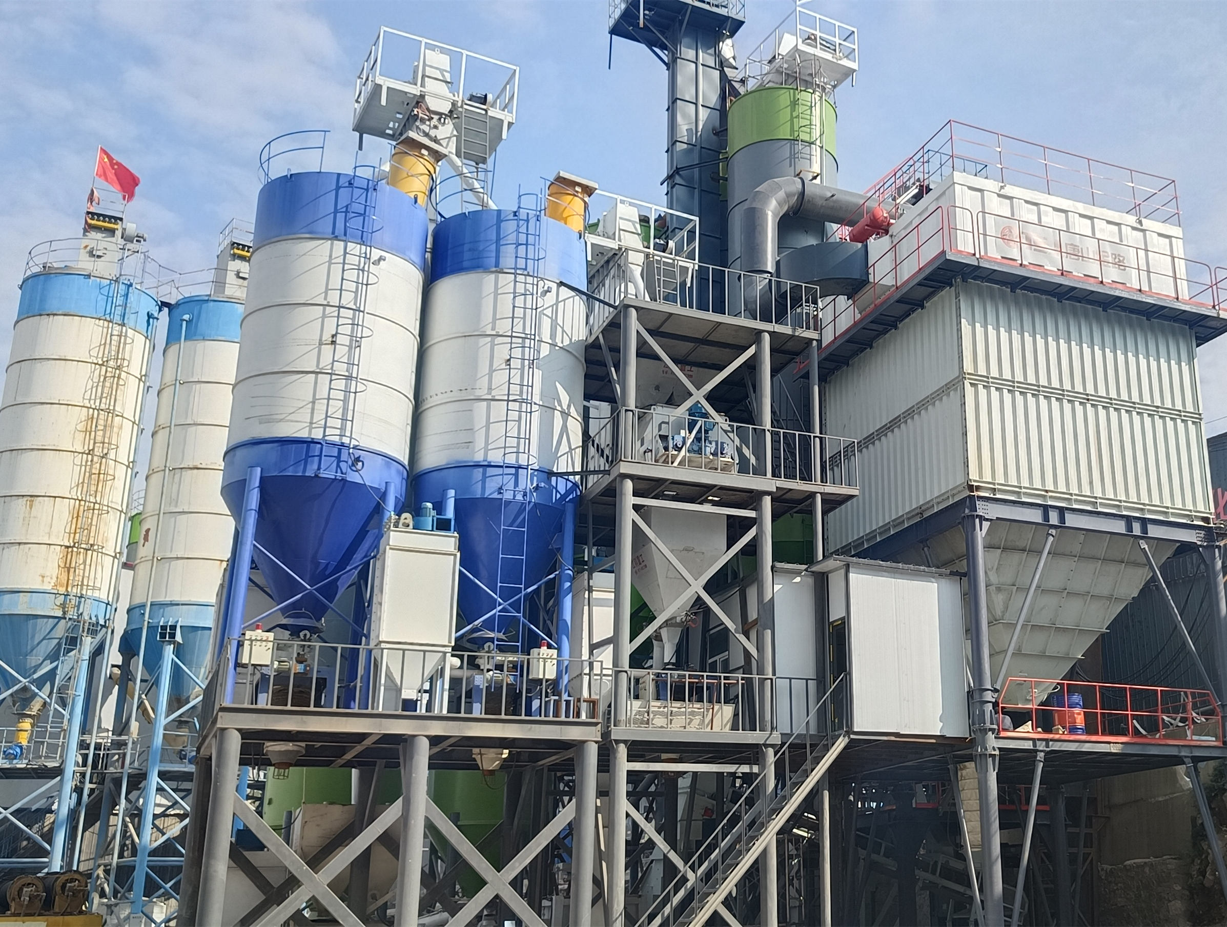 機制砂成建筑用砂主要來源，唐山金路制砂樓提供高標(biāo)準(zhǔn)機制砂生產(chǎn)設(shè)備